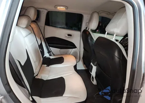 2018 Jeep Compass Latitude z USA, uszkodzony, nr VIN 3C4NJDBB9JT161153